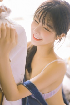 两个黑人大战嫩白金发美女